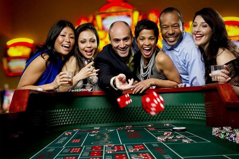 Khám phá thần thoại Hy Lạp với Ancient Fortunes Zeus trò chơi slot hấp dẫn hàng đầu